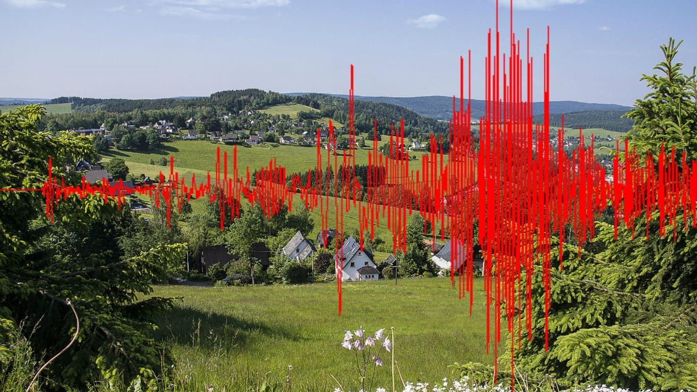 Im Vogtland wackelt die Erde: Das bislang stärkste von hunderten Beben wurde nahe Klingelthal (Foto) gemessen.