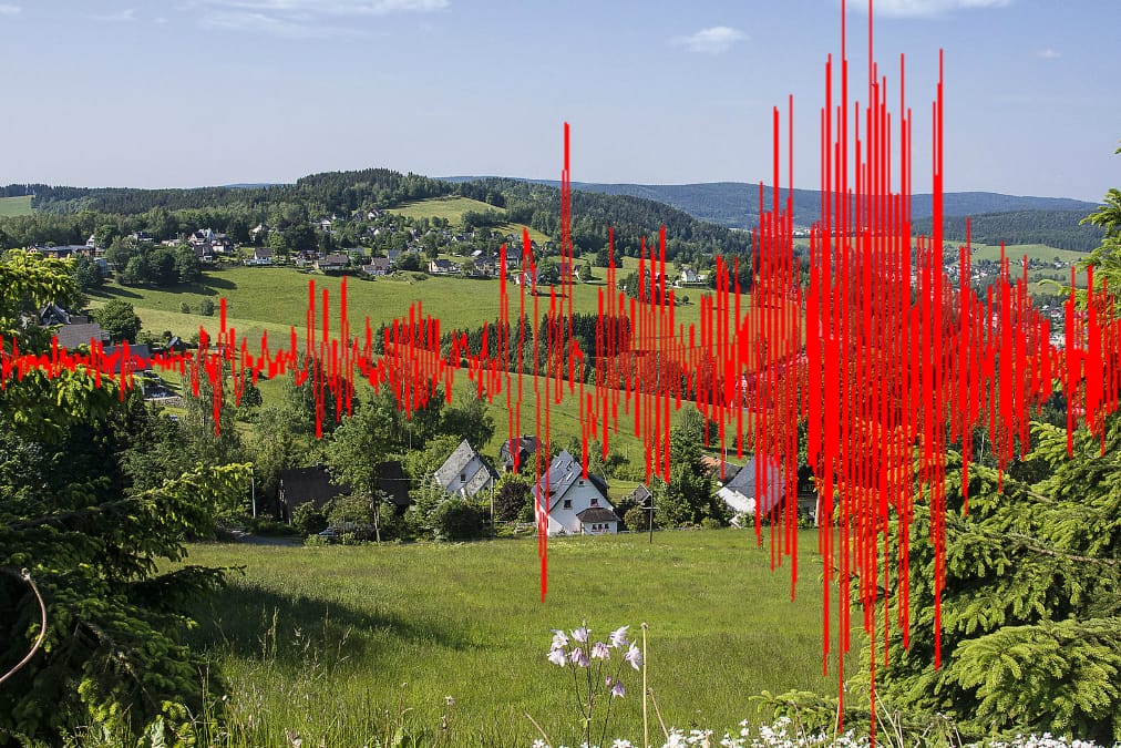 Im Vogtland wackelt die Erde: Das bislang stärkste von hunderten Beben wurde nahe Klingelthal (Foto) gemessen.