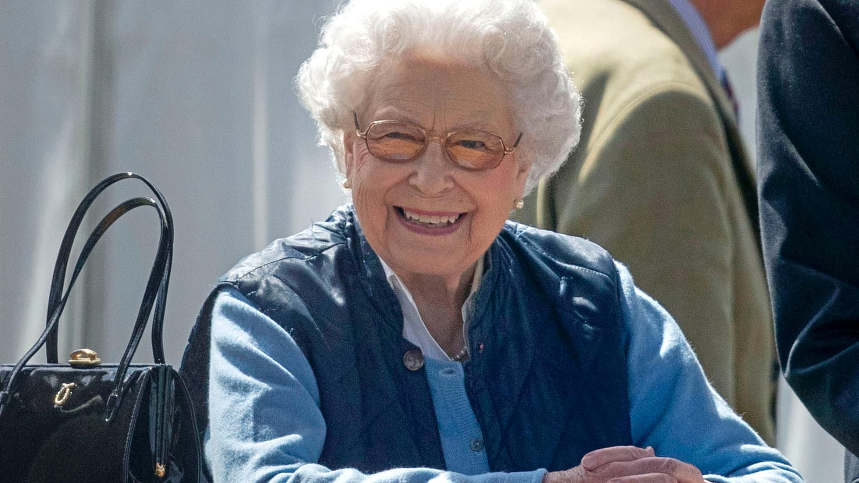 Her Royal Happiness: So glücklich sieht man die Queen selten.