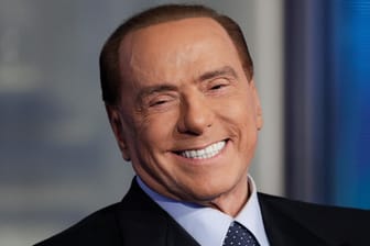 Silvio Berlusconi: Der Italiener hat etwas zu lachen – Er darf von nun an wieder politische Posten besetzen.