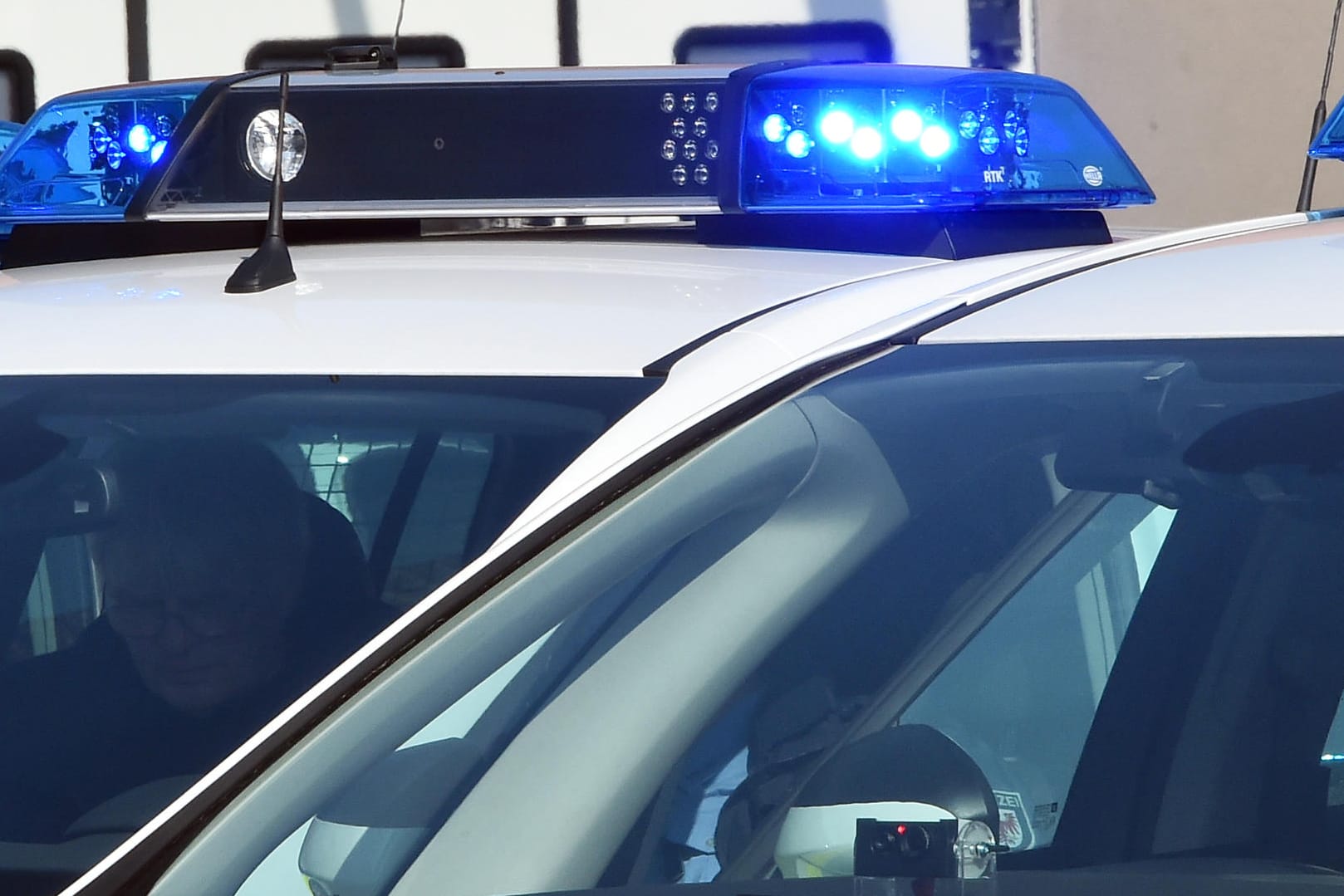 Polizei im Einsatz: In Hannover kam es zu einem heftigen Streit: Zwei Verletzte kamen ins Krankenhaus. (Symbolbild)