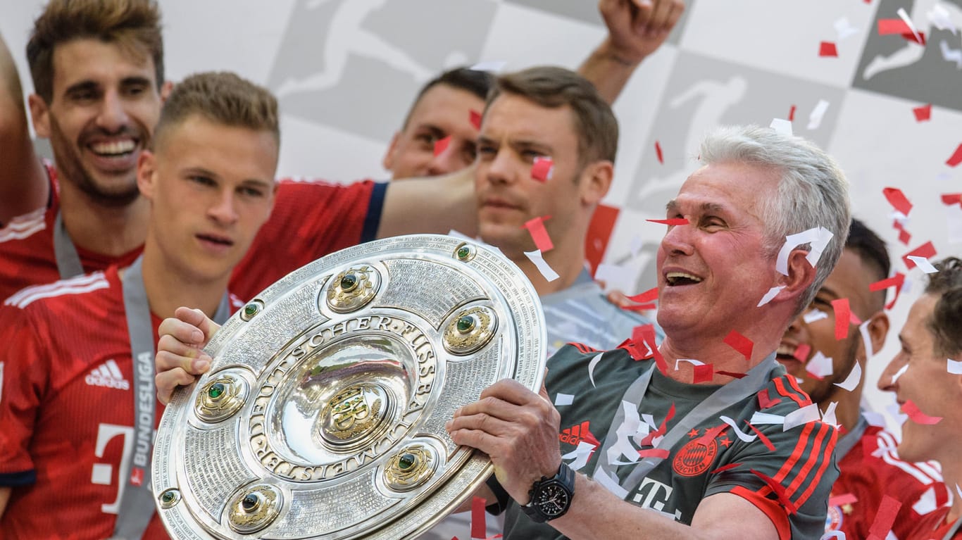 Sein letztes Bundesliga-Spiel als Trainer des FC Bayern hat er hinter sich: Jupp Heynckes mit der Meisterschale.