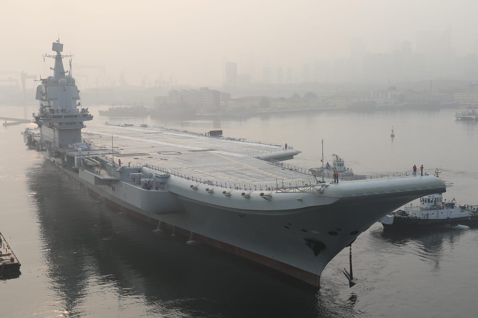 Chinas erster selbst gebauter Flugzeugträger
