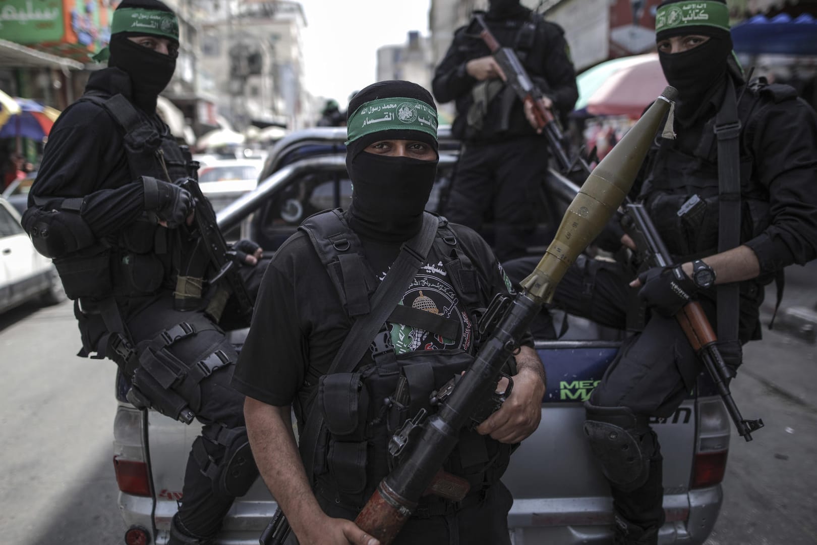 Vermummte Kämpfer der Kassam-Brigaden der Hamas: Die Terrororganisation ruft zum Sturm auf Israels Grenze auf.
