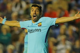 Barcelonas Luis Suarez ist empört: Der katalanische Top-Klub vergab gegen Levante eine einmalige Chance.