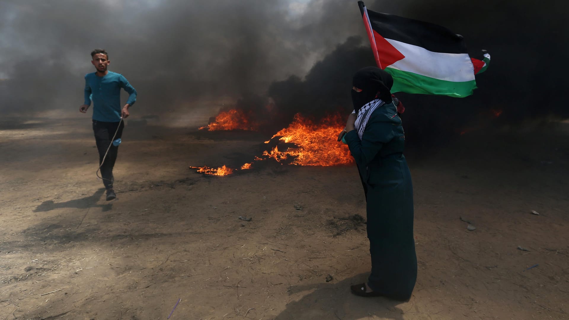 Brennende Reifen am Gaza-Streifen und Tote, aber kein Flächenbrand unter palästinensischer Flagge? Nahost-Experte Marc Frings sieht kein extremes Eskalationspotenzial.