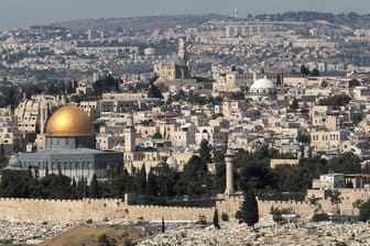 Blick vom Ölberg auf Jerusalem: Die Stadt spielt eine wichtige Rolle im Nahost-Konflikt.