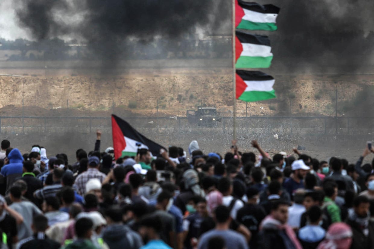 Palästinenser bei Protesten im Gazastreifen: Dutzende Menschen wurden bei den Ausschreitungen getötet.