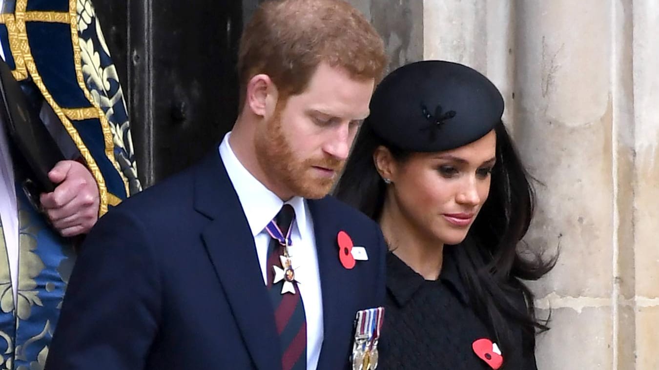 Tief betroffen: Der Skandal um Thomas Markle belastet Prinz Harry und seine Meghan sehr. Tief betroffen: Der Skandal um Thomas Markle belastet Prinz Harry und seine Meghan sehr.