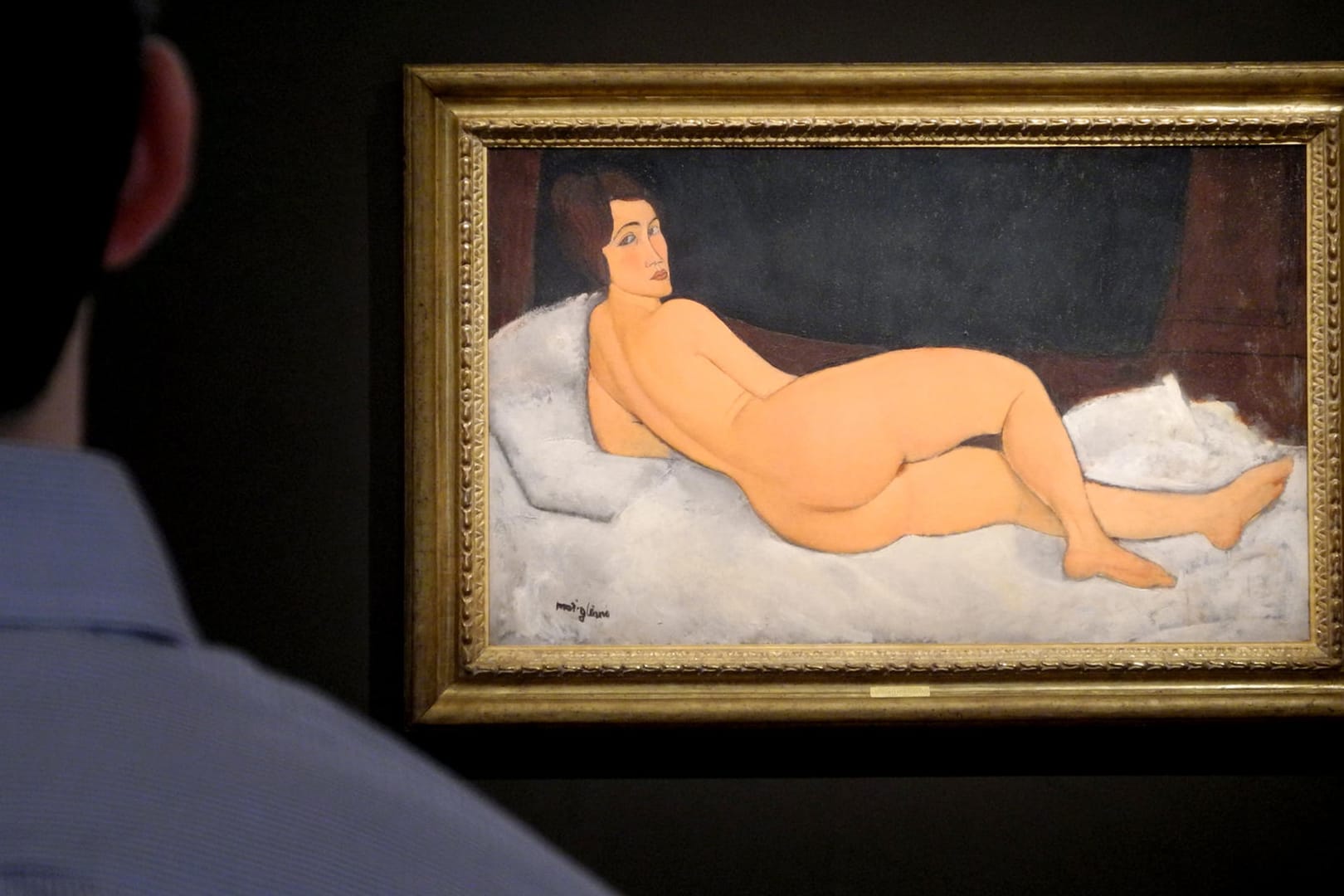 Dieses Aktgemälde des italienischen Malers Amedeo Modigliani ist für 157 Millionen Dollar (etwa 132 Mio Euro) versteigert worden.