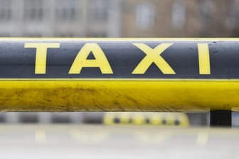 Taxi: Nach langen Überstunden kann es schon mal sein, dass der Chef das Taxi nach Hause bezahlt.