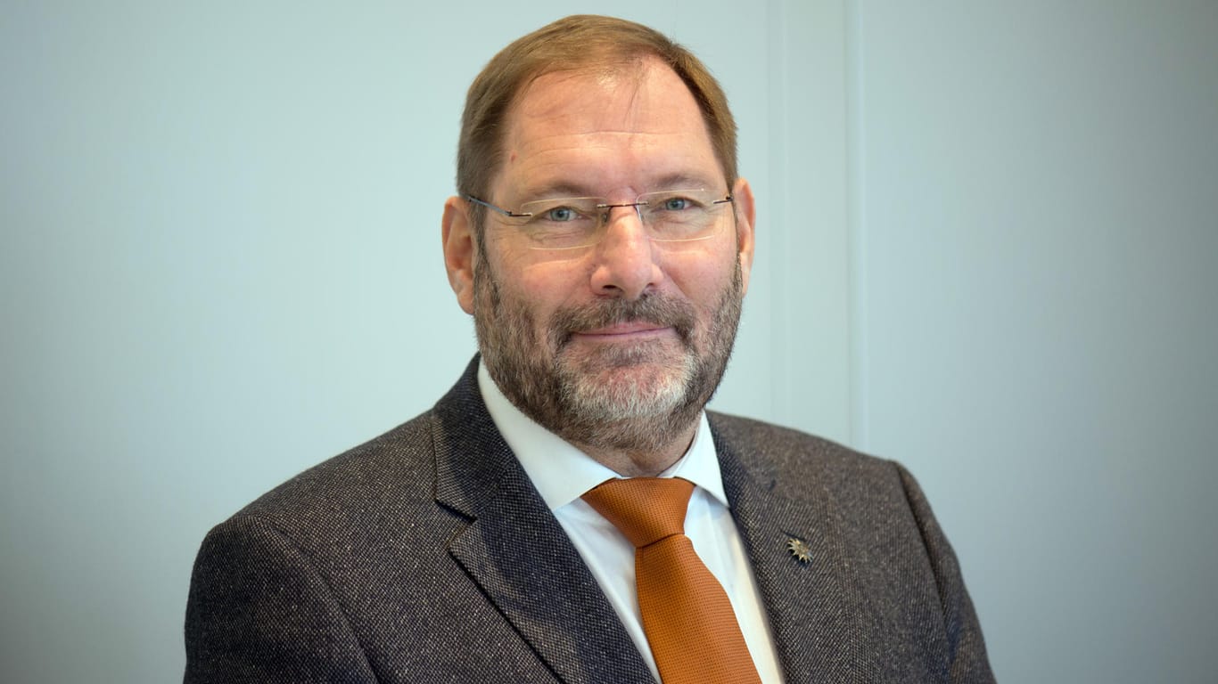 Jörg Radek: Der Vize-Chef der Polizeigewerkschaft GdP sieht das Vertrauen der Bevölkerung in die Polizei gefährdet.