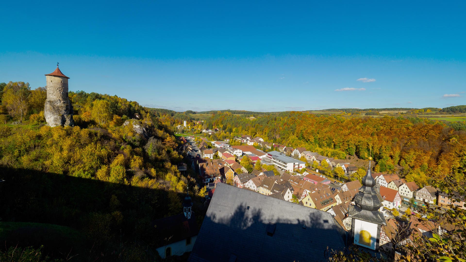 Waischenfeld in Bayern: Hier wurde eine Katze tot aufgefunden, die durch einen Pfeil getötet wurde. Waischenfeld in Bayern: Hier wurde eine Katze tot aufgefunden, die durch einen Pfeil getötet wurde.