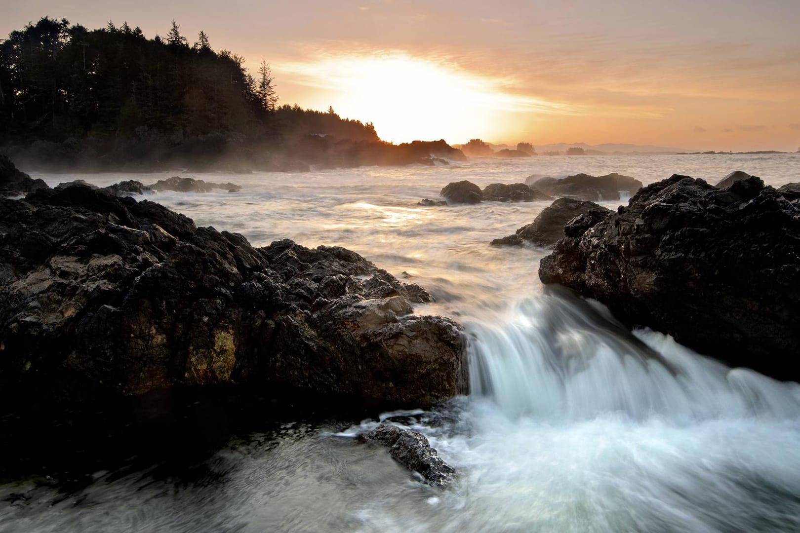 Sonnenaufgang vor der Westküste Kanadas: Die Reihe grausiger Funde in British Columbia setzt sich fort.