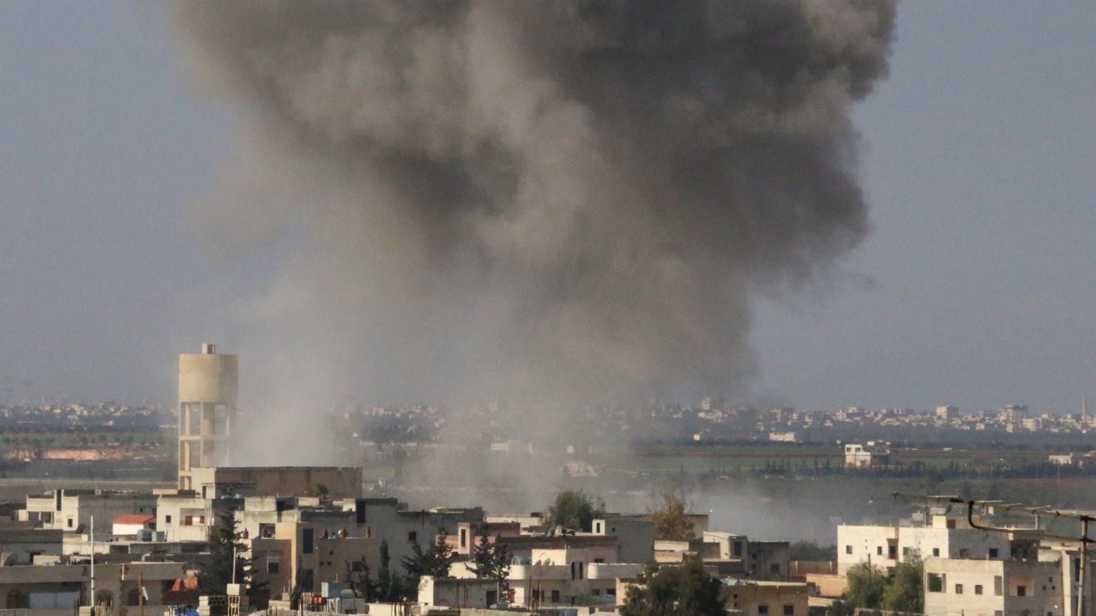 Luftangriffe auf Sarakib Ende Januar: Die OPCW hat mitgeteilt, dass dort Anfang Februar "wahrscheinlich" Chlorgas als Waffe genutzt wurde. Luftangriffe auf Sarakib Ende Januar: Die OPCW hat mitgeteilt, dass dort Anfang Februar "wahrscheinlich" Chlorgas als Waffe genutzt wurde.