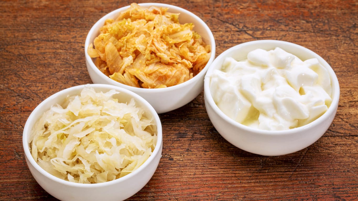 Probiotika: Sauerkraut, Kimchi und Joghurt gehören zu den bekanntesten probiotischen Lebensmitteln.