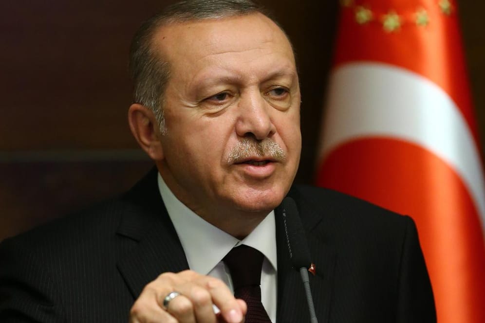 Der türkische Präsident Recep Tayyip Erdogan während einer Rede: Türkei fordert Israels Generalkonsul in Istanbul zur Ausreise auf.