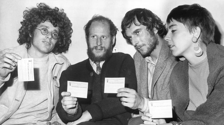 Mitglieder der Kommune 1 (von links nach rechts): Rainer Langhans, Dieter Kunzelmann, Volker Gebbert und Ursula Körber 1967.
