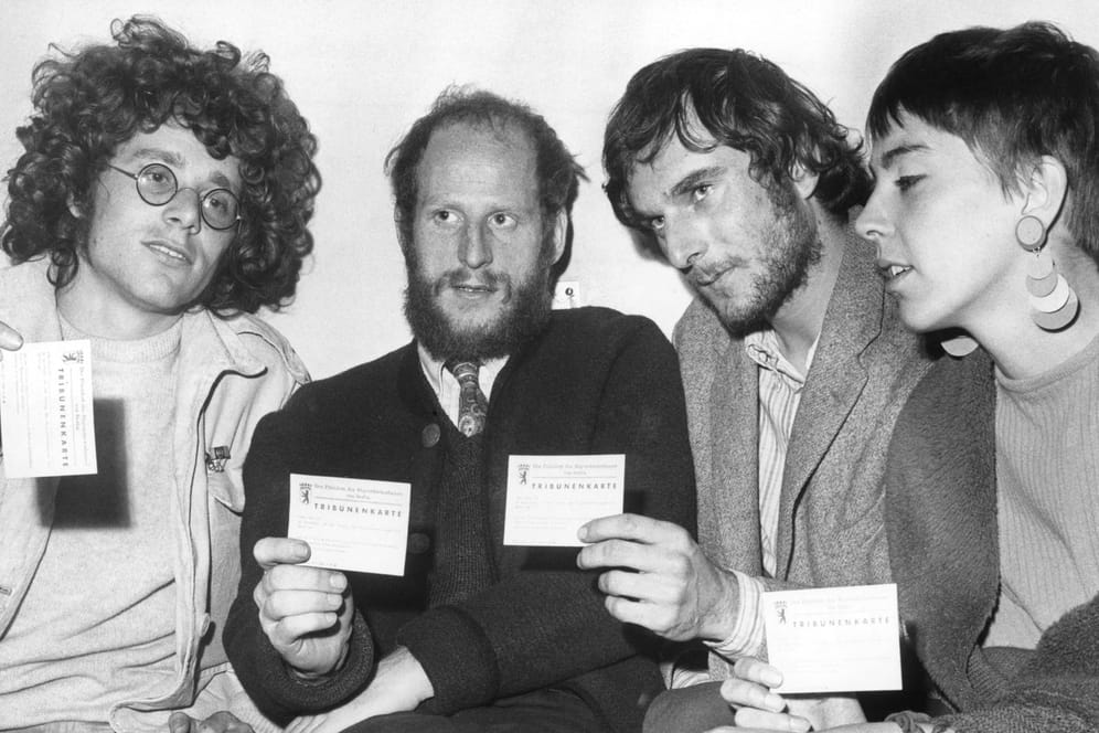 Mitglieder der Kommune 1 (von links nach rechts): Rainer Langhans, Dieter Kunzelmann, Volker Gebbert und Ursula Körber 1967.