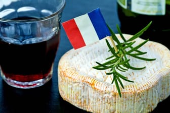 Normandie-Camembert: Der seit Jahren andauernde Streit um den französischen Weichkäse endet mit empörten Spitzenköchen.