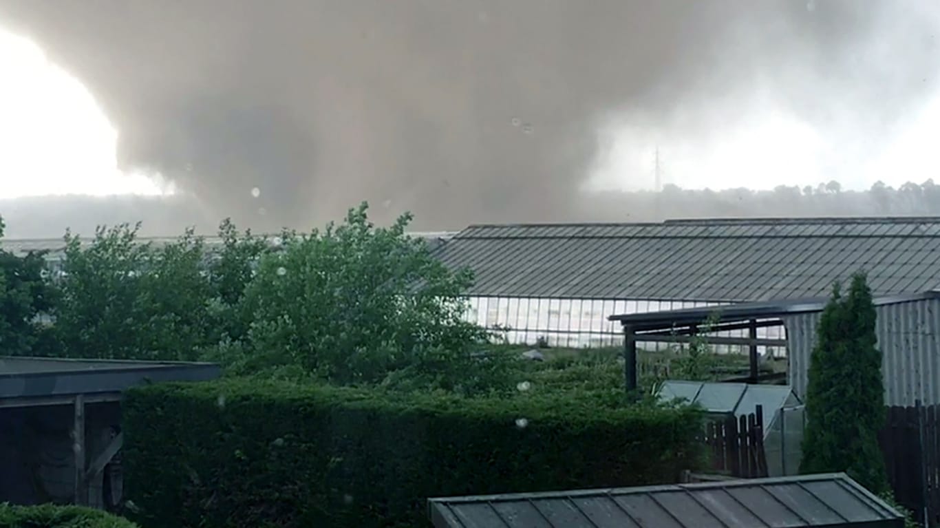 Ein Tornado im Raum Viersen am Niederrhein: Der Wirbelsturm sorgte für große Schäden.