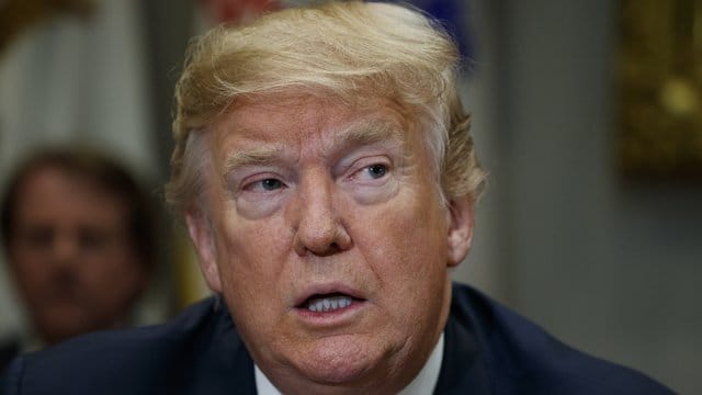 Dem neuen Bericht zufolge erstattete Trump dem Anwalt im vergangenen Jahr für Auslagen aus dem Jahr 2016 einen Betrag zwischen 100. Dem neuen Bericht zufolge erstattete Trump dem Anwalt im vergangenen Jahr für Auslagen aus dem Jahr 2016 einen Betrag zwischen 100.