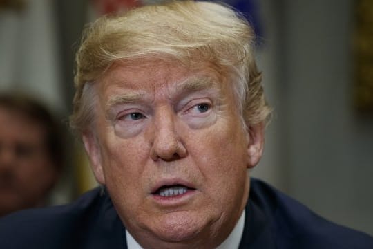 Dem neuen Bericht zufolge erstattete Trump dem Anwalt im vergangenen Jahr für Auslagen aus dem Jahr 2016 einen Betrag zwischen 100.