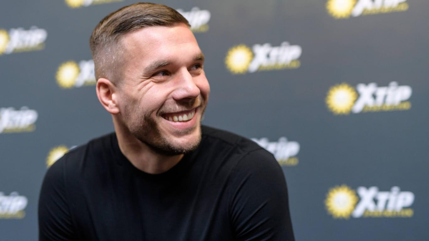 Fan-Favorit: Lukas Podolski ist ein "Kölsche Jung" – und seine Offenheit kommt bei den Fans richtig gut an.
