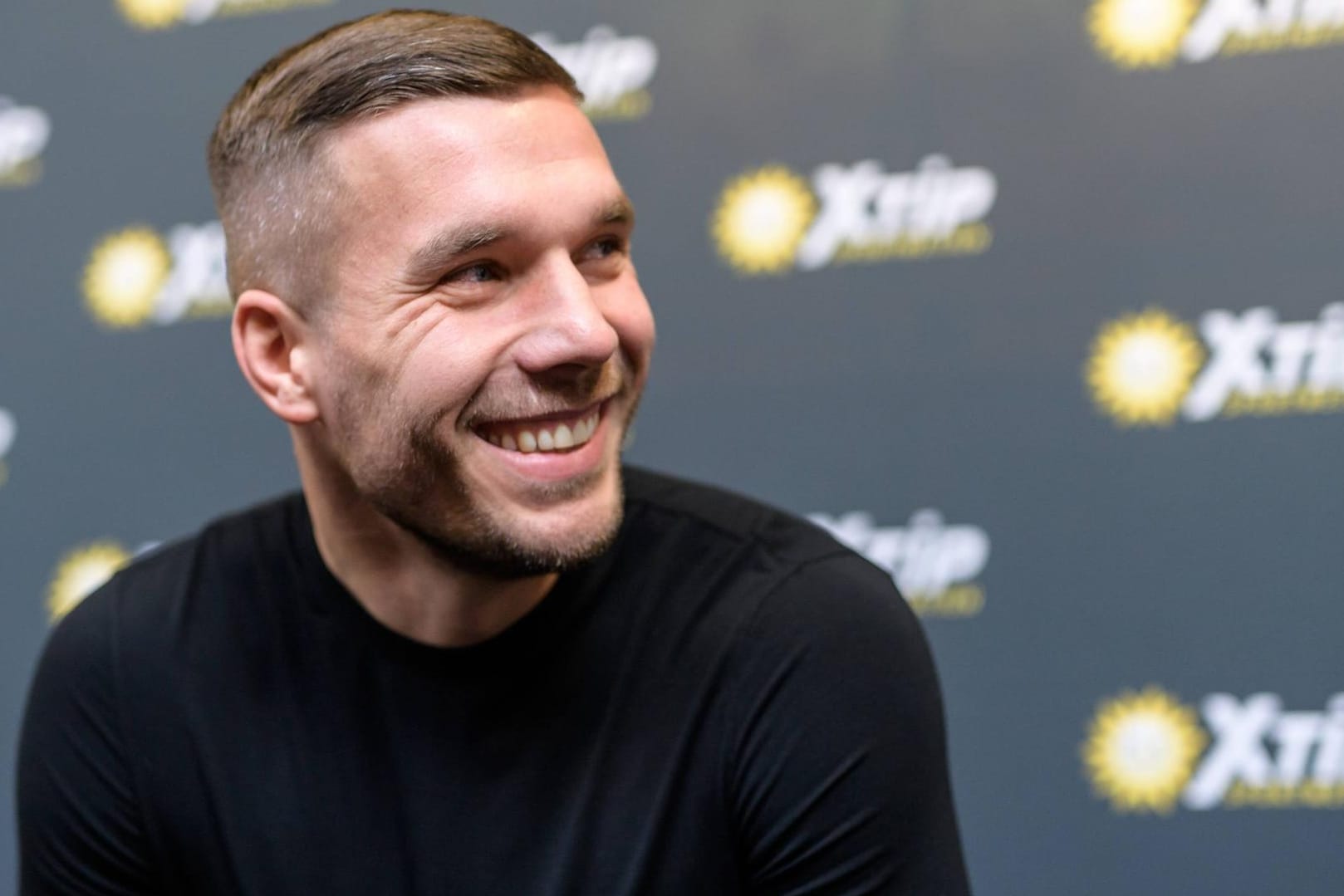 Fan-Favorit: Lukas Podolski ist ein "Kölsche Jung" – und seine Offenheit kommt bei den Fans richtig gut an.
