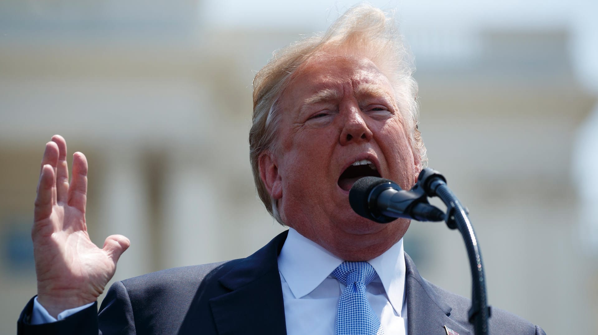 US-Präsident Donald Trump: "Wir wurden nicht in Kenntnis gesetzt." US-Präsident Donald Trump: "Wir wurden nicht in Kenntnis gesetzt."