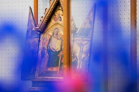 Der Klappaltar mit thronender Madonna (Meister des Tobias) aus dem Nachlass von Kardinal Meisner.
