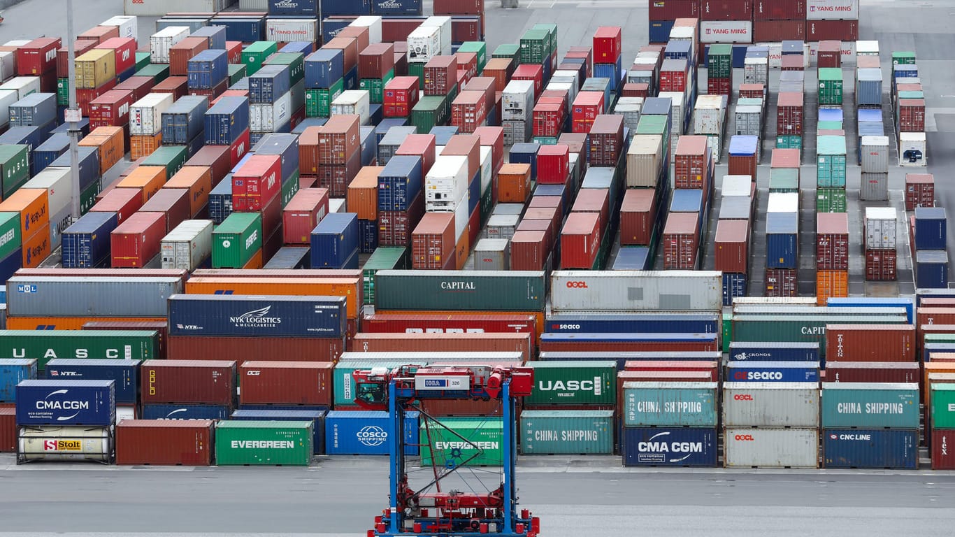 Containerterminal in Hamburg: Haben die Anleger über das Investmentunterhemen P&R jahrelang in nicht vorhandene Container investiert?
