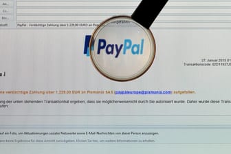 Pishing-Mail: Eine Betrugs-Mail von "PayPal" von 2015 (Symbolbild).