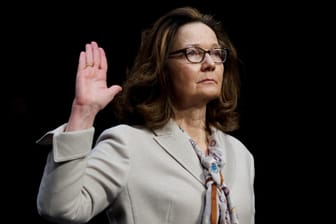 Gina Haspel während einer Anhörung zu ihrer Nominierung im US-Senat: Unter ihrer Aufsicht wurde früher gefoltert. Jetzt leitet sie den Geheimdienst.