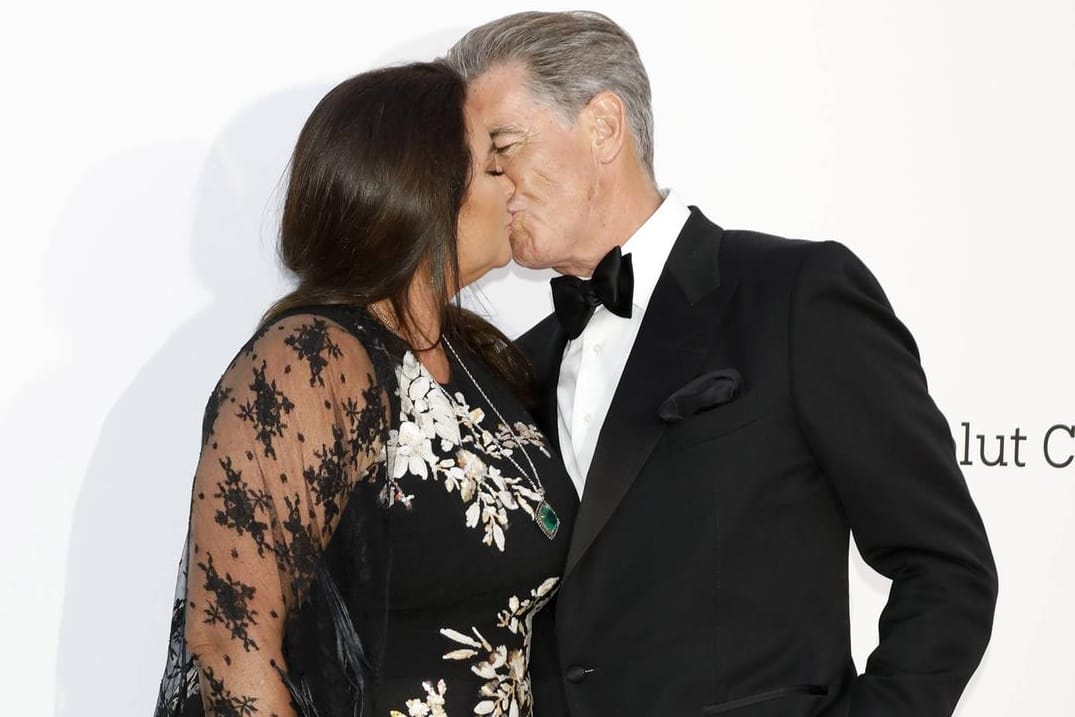 Noch immer sehr verliebt: Keely Shaye Smith und ihr Ehemann, Hollywoodstar Pierce Brosnan, in Cannes.