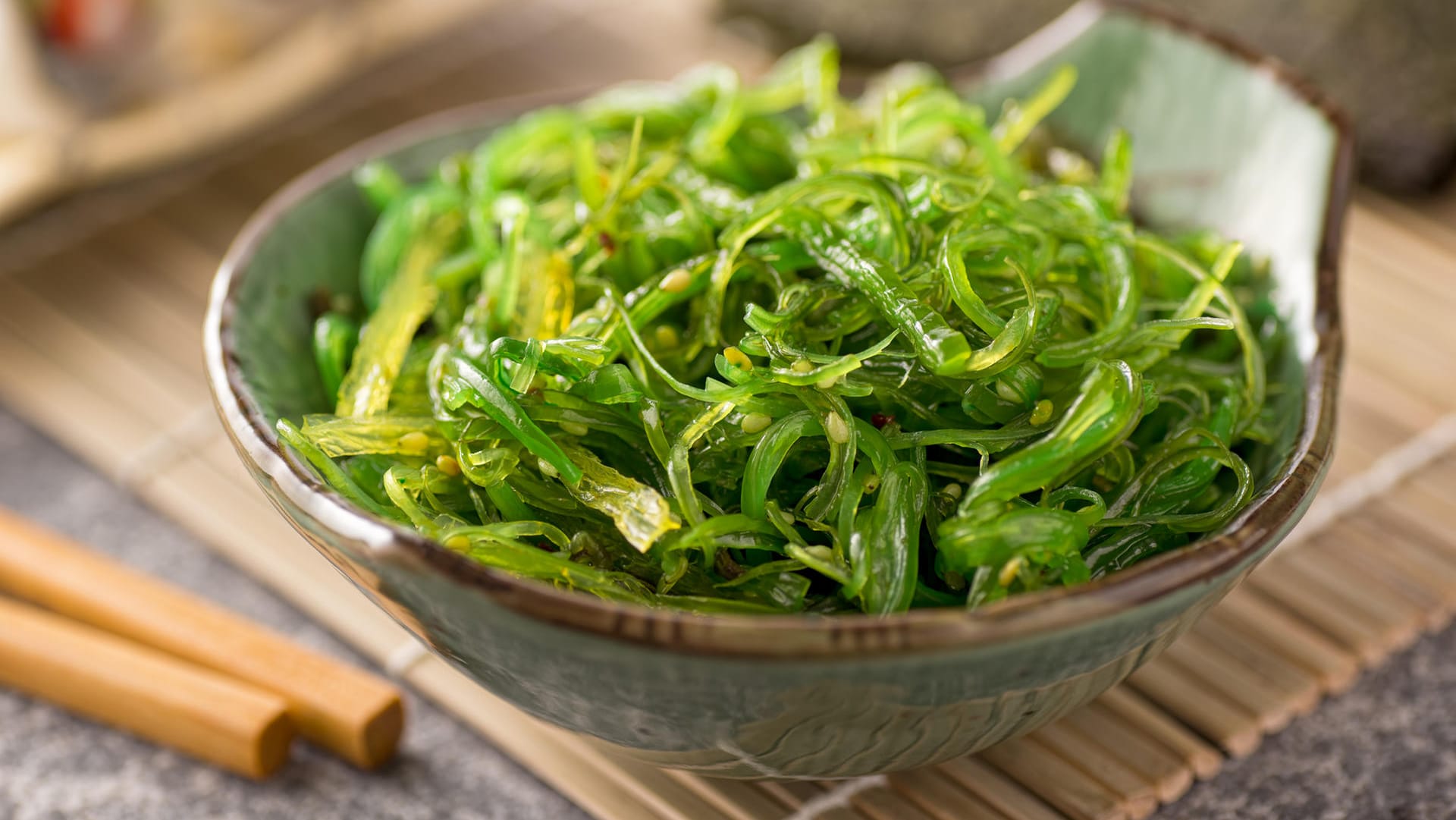 Algensalat: In einer Packung des zurückgerufenen "Wakame Salats" wurden Hepatitis E-Viren gefunden. (Symbolbild.)