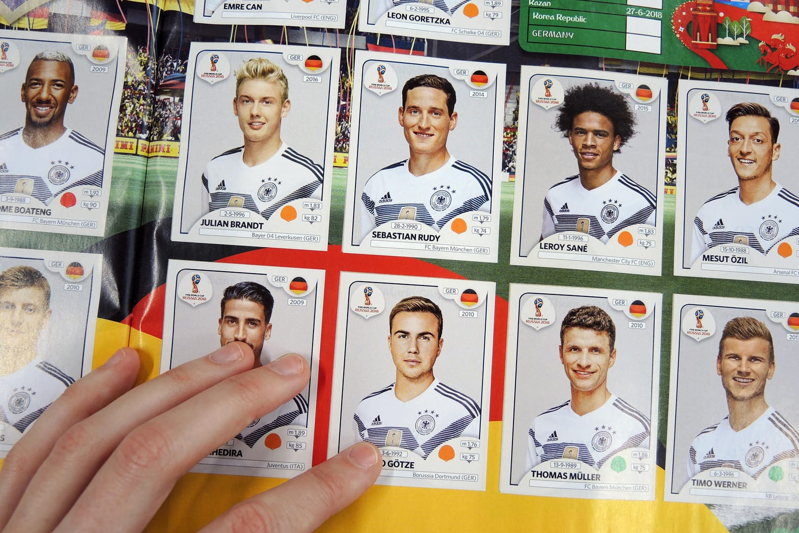 Panini-Stickeralbum zur Fußball-Weltmeisterschaft: Auch vor der Fußballweltmeisterschaft in Russland sind beträchtliche Teile der deutschen Bevölkerung vom Sammelfieber ergriffen.