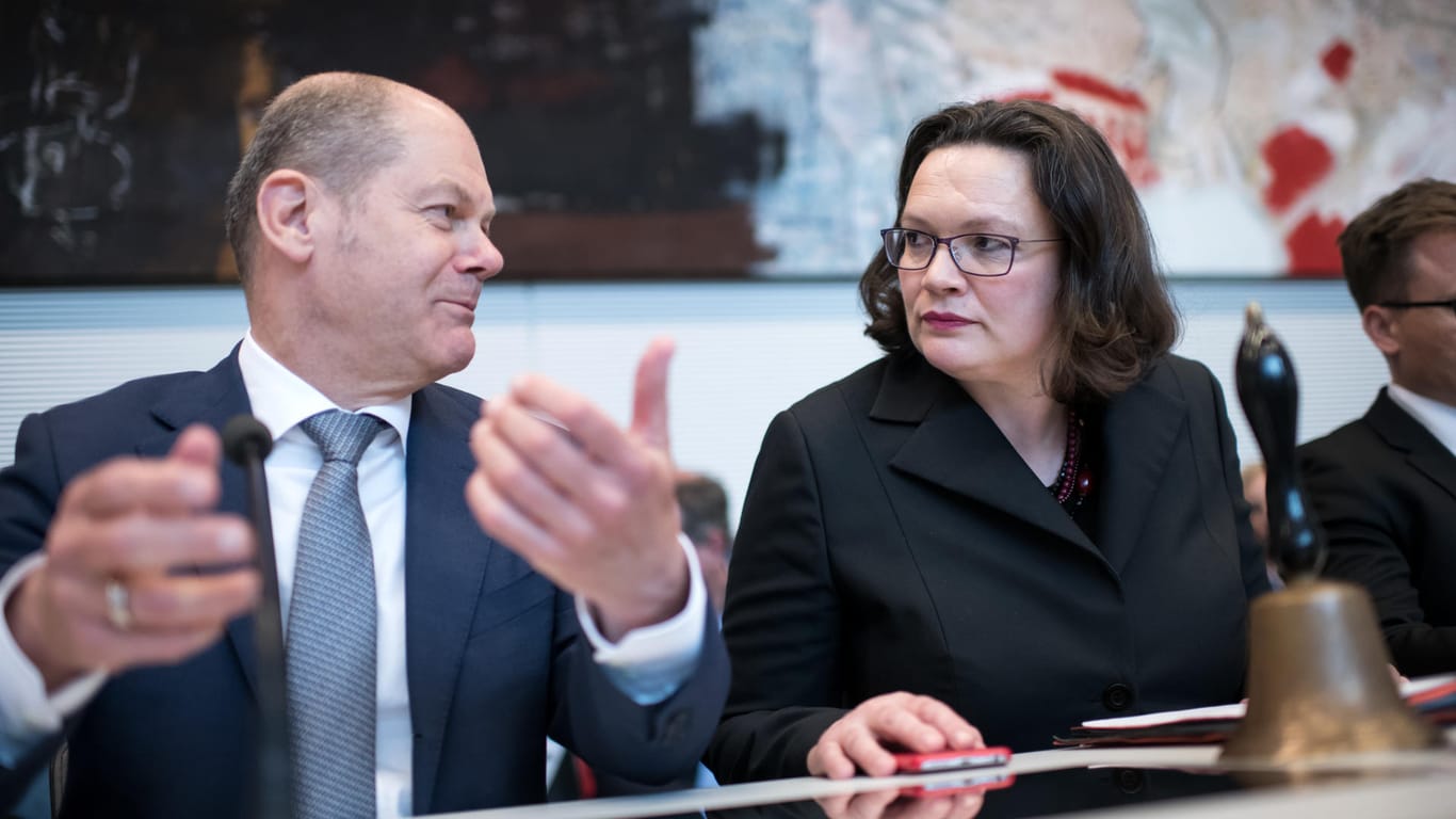 Olaf Scholz und Andrea Nahles: In der SPD wächst der Unmut über die Zusammenarbeit mit der Union.Olaf Scholz und Andrea Nahles: In der SPD wächst der Unmut über die Zusammenarbeit mit der Union.