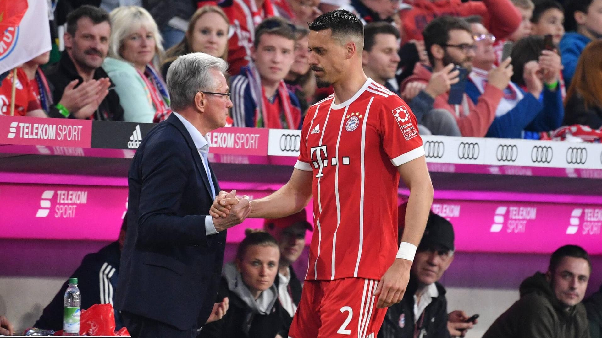 Jupp Heynckes mit Stürmer Sandro Wagner: "Ich hätte es lieber anders gesehen."