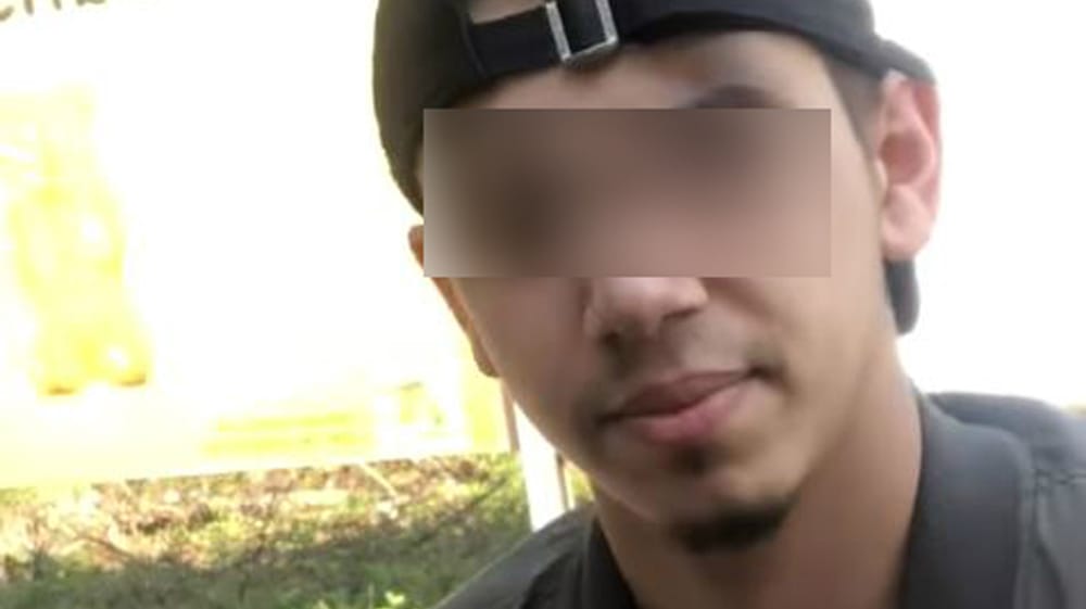 Knaan S. hatte mit einem Gürtel auf einen Mann mit Kippa eingeschlagen. Doch es sei nicht um Judenhass gegangen, sagt er. Nun hat die Staatsanwaltschaft Anklage gegen den 19-Jährigen erhoben. Knaan S. hatte mit einem Gürtel auf einen Mann mit Kippa eingeschlagen. Doch es sei nicht um Judenhass gegangen, sagt er. Nun hat die Staatsanwaltschaft Anklage gegen den 19-Jährigen erhoben.