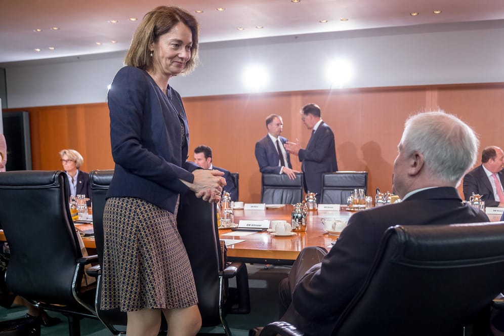 Justizministerin Katarina Barley (SPD) und Innenminister Horst Seehofer (CSU) vor einer Kabinettssitzung