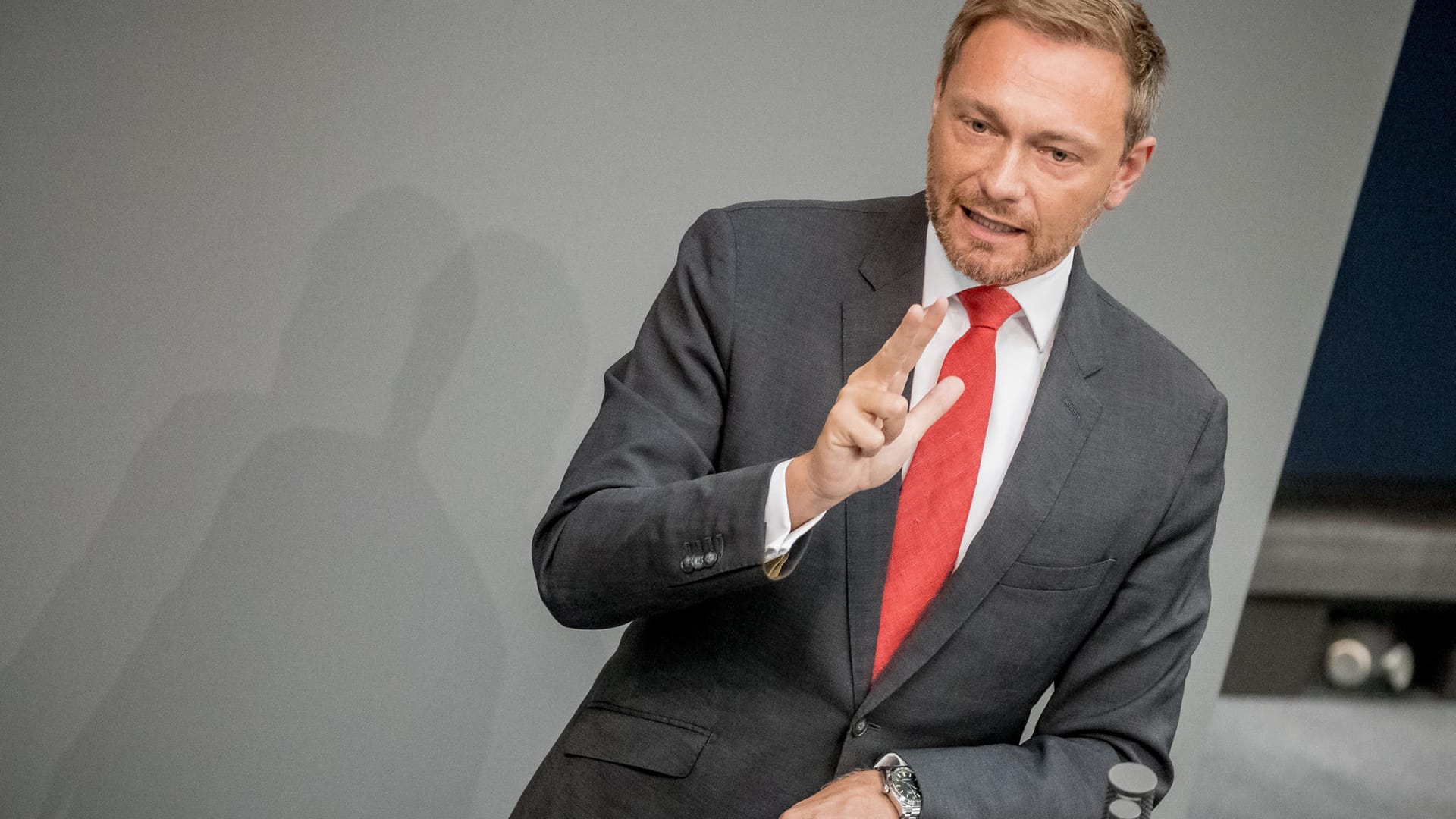 FDP-Chef Christian Lindner: Die Liberalen und die AfD wollen die gesamte Flüchtlingspolitik in einem Untersuchungsausschuss aufarbeiten.