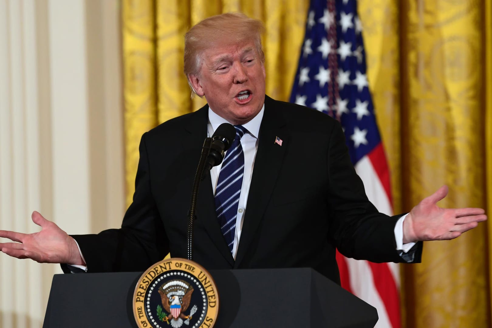 Donald Trump im Weißen Haus: Ein Bericht der "New York Times" legt nahe, dass nicht nur Russland versucht hat, Trump im Wahlkampf zu unterstützen.