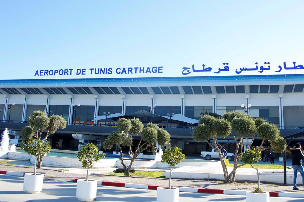 Der internationale Flughafen in Tunesiens Hauptstadt Tunis (Archiv)