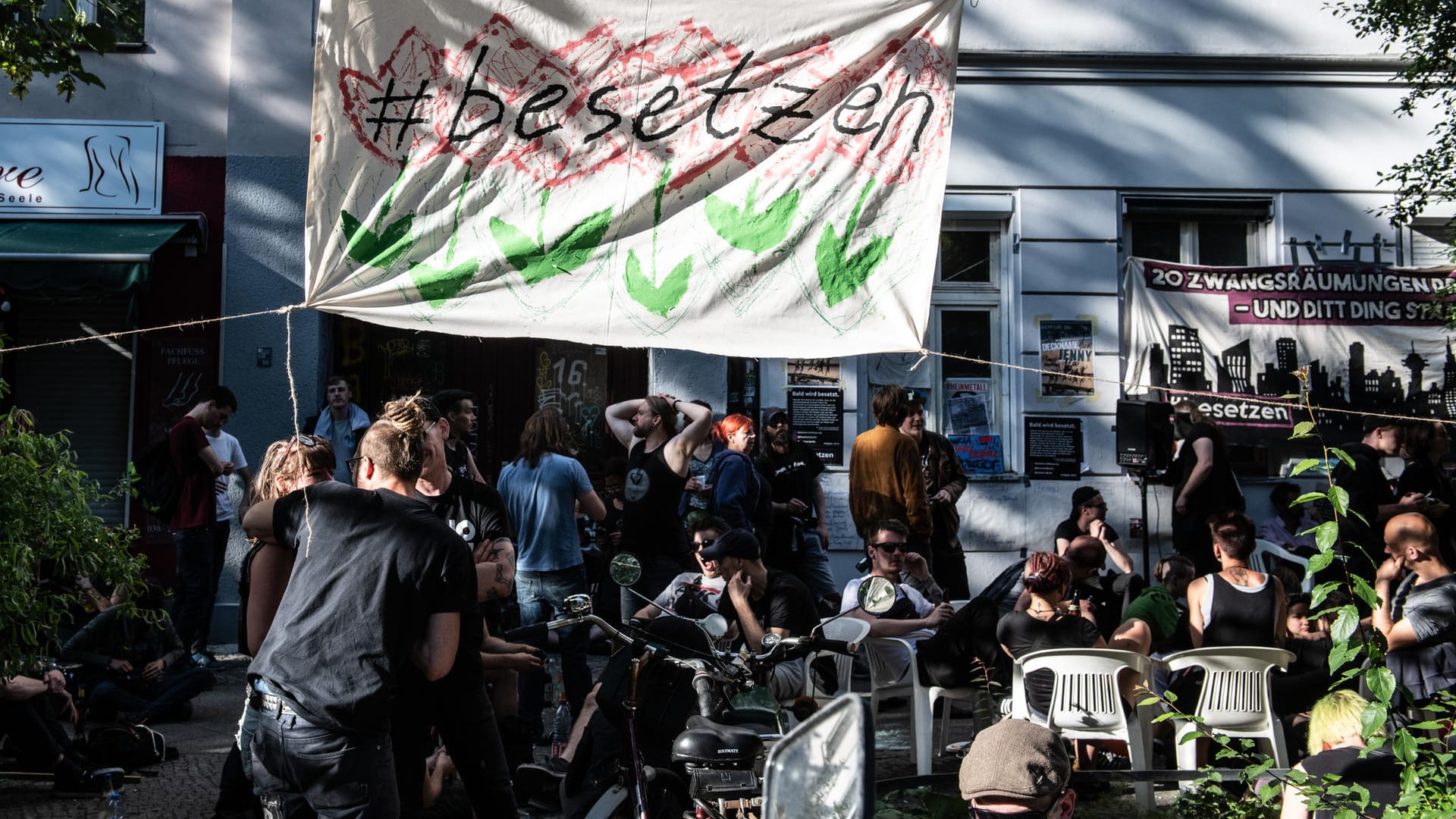 "#besetzen": In der Reichenberger Straße in Berlin-Kreuzberg hatten die Aktivisten ihre Zentrale eingerichtet, bevor die Polizei das Gebäude räumte.