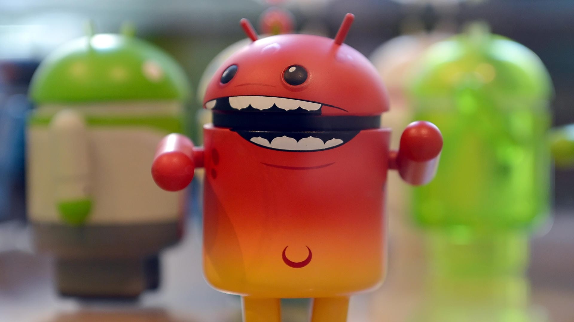 Ein "infiziertes" Bugdroid: Immer wieder schmuggeln Hacker gefährliche Software in den Google Play Store.