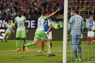 Wolfsburg's Robin Knoche bejubelt sein erstes Tor.