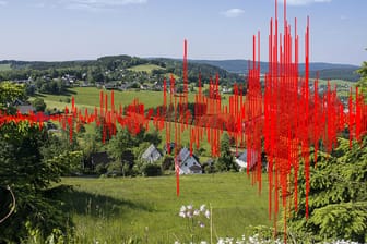 Im Vogtland wackelt die Erde: Erst kürzlich wurde ein Beben der Stärke 3,2 nahe Klingelthal (Foto) gemessen.