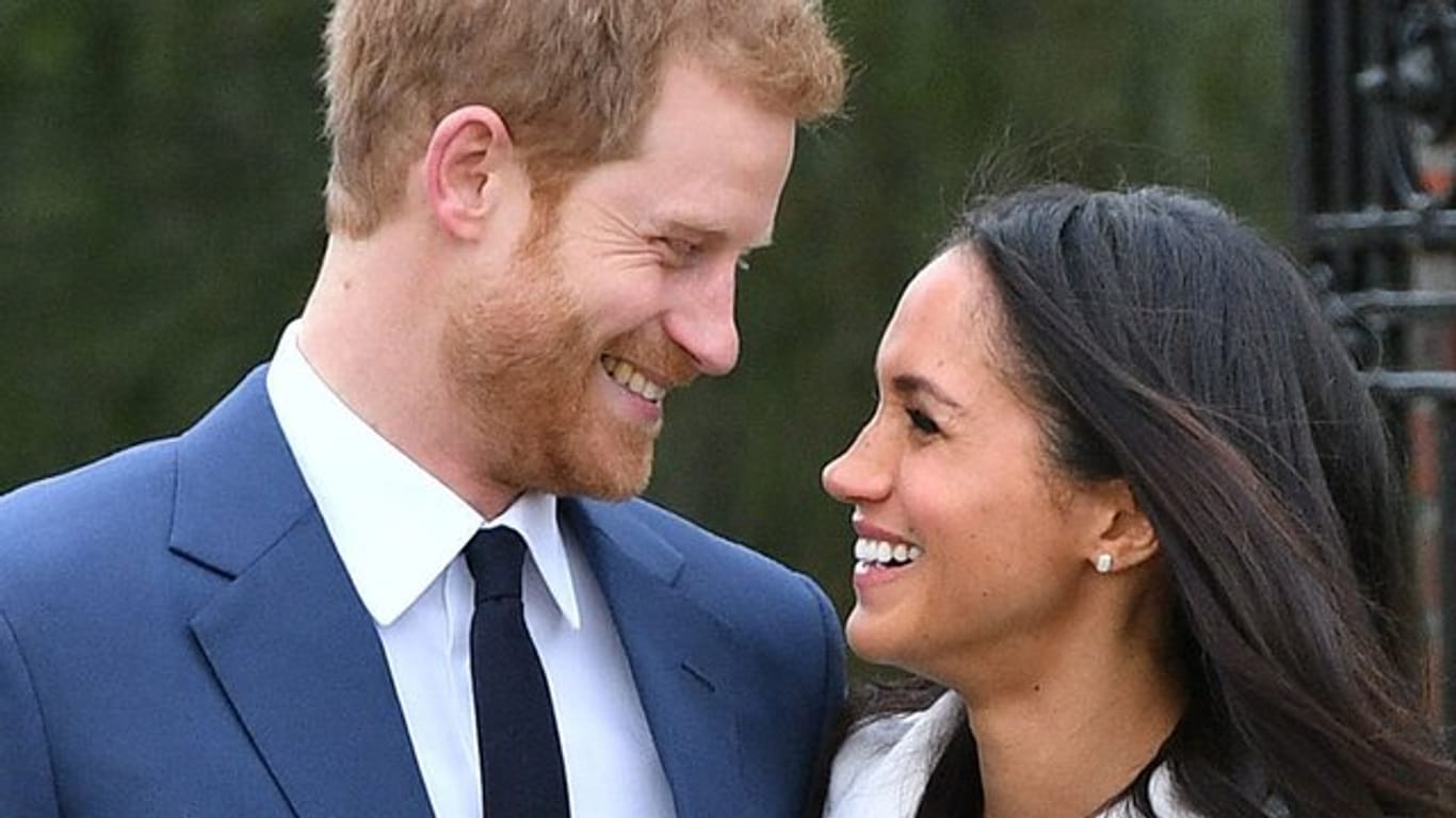 Nach der Hochzeit beginnen der britische Prinz Harry und seine Frau Meghan Markle mit ihren royalen Pflichten.