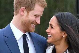 Nach der Hochzeit beginnen der britische Prinz Harry und seine Frau Meghan Markle mit ihren royalen Pflichten.